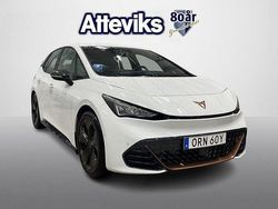 Vit Begagnad 2023 Cupra Born e-Boost Halvkombi | 339 500 kr (Marknadspris)
