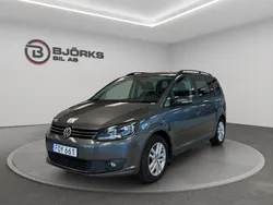Mörkgrå Begagnad 2015 VW Touran Minibuss | 118 500 kr (Lite dyr)