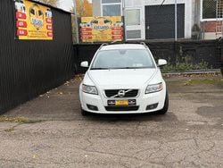 Vit Begagnad 2011 Volvo V50 Momentum Kombi | 54 900 kr (Marknadspris)