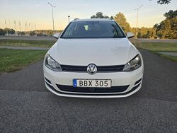 Vit Begagnad 2014 VW Golf VII Kombi | 98 000 kr (Marknadspris)