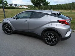 Grå Begagnad 2018 Toyota C-HR Edition SUV | 210 000 kr (Marknadspris)