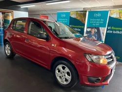 Röd Begagnad 2015 Dacia Sandero Halvkombi | 59 900 kr (Bra pris)