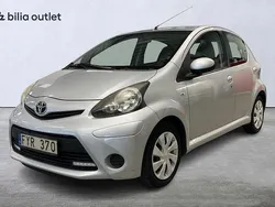 Silver Begagnad 2013 Toyota Aygo Halvkombi | 25 000 kr (Superpris)