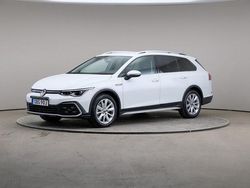 Vit Begagnad 2022 VW Golf Alltrack Kombi | 354 000 kr (Marknadspris)