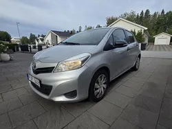 Silver Begagnad 2012 Toyota Yaris Life Halvkombi | 64 000 kr (Marknadspris)