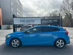 Blå Begagnad 2016 Volvo V40 R-Design Kombi | 109 900 kr (Bra pris)