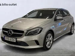 Silver Begagnad 2017 Mercedes A180 Halvkombi | 132 800 kr (Marknadspris)