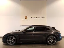 Grå Begagnad 2023 Porsche Taycan Cross Turismo Sedan | 1 359 000 kr