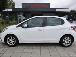 Vit Begagnad 2015 Peugeot 208 Halvkombi | 59 900 kr (Marknadspris)