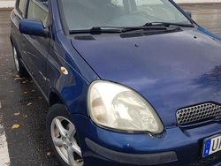 Blå Begagnad 2003 Toyota Yaris Halvkombi | 13 500 kr (Bra pris)