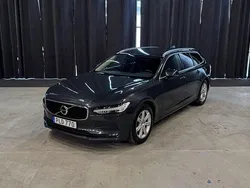 Grå Begagnad 2017 Volvo V90 Momentum Kombi | 179 900 kr (Marknadspris)