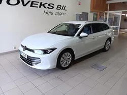 Vit (pure white) Ny 2025 VW Passat Business Kombi | 533 300 kr (Superpris)