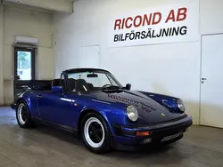 Mörkblå Begagnad 1984 Porsche 911 Carrera Cab | 579 900 kr