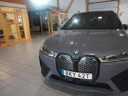 Mörkgrå (grå) Begagnad 2021 BMW iX Comfort Edition SUV | 399 000 kr