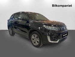 Svart Begagnad 2023 Suzuki Vitara SUV | 249 900 kr (Marknadspris)
