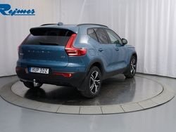Blå (fjord blue metallic) Begagnad 2023 Volvo XC40 Plus SUV | 389 900 kr (Lite dyr)