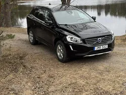 Svart Begagnad 2014 Volvo XC60 Momentum SUV | 145 000 kr (Marknadspris)