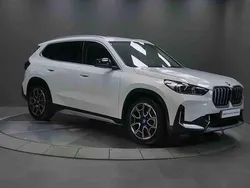 Vit Begagnad 2024 BMW iX1 SUV | 479 000 kr (Dyr)