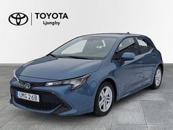 Blå Begagnad 2023 Toyota Corolla Hybrid Active Halvkombi | 254 000 kr (Marknadspris)