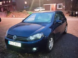 Blå Begagnad 2011 VW Golf VI Halvkombi | 55 000 kr (Marknadspris)