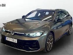 Svart Begagnad 2024 VW Passat R-line | 539 900 kr