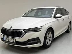 Vit Begagnad 2021 Skoda Octavia | 115 000 kr (Superpris)