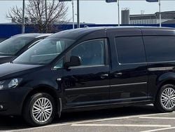 Svart Begagnad 2015 VW Caddy Maxi Minibuss | 120 000 kr
