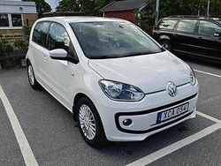Vit Begagnad 2013 VW up! high up! Halvkombi | 42 000 kr (Marknadspris)