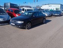 Mörkblå Begagnad 2001 Audi A4 Sedan | 19 900 kr