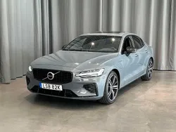 Grå Begagnad 2022 Volvo S60 R-Design Sedan | 439 800 kr (Bra pris)