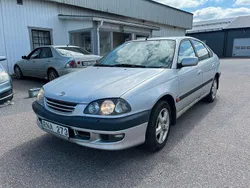 Okänd Begagnad 2000 Toyota Avensis Halvkombi | 10 000 kr