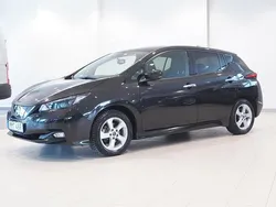 Svart Begagnad 2023 Nissan Leaf Acenta Halvkombi | 198 800 kr (Marknadspris)