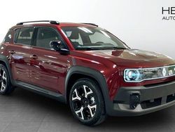 Röd Ny 2025 Renault R4 Techno Halvkombi | 434 900 kr