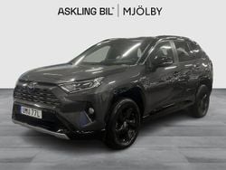 Grå Begagnad 2021 Toyota RAV4 Hybrid Style SUV | 319 000 kr (Marknadspris)