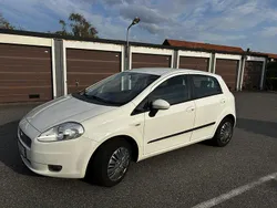 Vit Begagnad 2009 Fiat Grande Punto Halvkombi | 40 000 kr