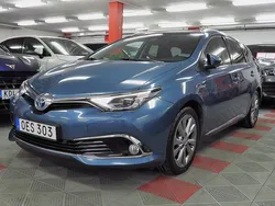 Blå Begagnad 2016 Toyota Auris Hybrid Executive Kombi | 149 500 kr (Marknadspris)