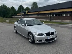 Grå Begagnad 2010 BMW 325 Comfort Edition Sportkupé | 105 000 kr (Superpris)