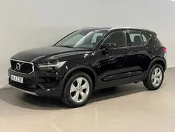 Svart Begagnad 2021 Volvo XC40 Momentum SUV | 259 500 kr (Bra pris)