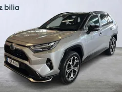 Grå Begagnad 2024 Toyota RAV4 Hybrid Style SUV | 589 900 kr (Dyr)