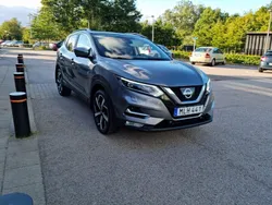 Grå Begagnad 2018 Nissan Qashqai Tekna SUV | 160 000 kr (Marknadspris)