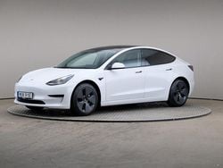 Vit Begagnad 2021 Tesla Model 3 Standard Range Plus Sedan | 275 000 kr (Lite dyr)
