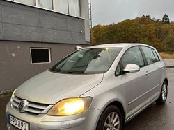 Silver Begagnad 2006 VW Golf Plus Cross Trendline Minibuss | 29 900 kr (Bra pris)