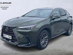 Grön Begagnad 2025 Lexus NX450h+ Business Edition SUV | 579 000 kr (Bra pris)
