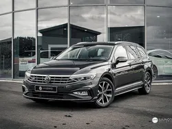 Mörkgrå Begagnad 2021 VW Passat R-line Kombi | 269 900 kr (Marknadspris)