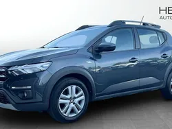 Mörkgrå (grey) Begagnad 2021 Dacia Sandero Stepway Halvkombi | 135 000 kr (Marknadspris)