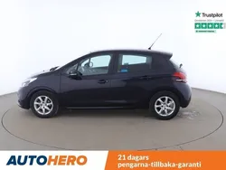 Mörkblå Begagnad 2016 Peugeot 208 Active Halvkombi | 114 000 kr (Marknadspris)