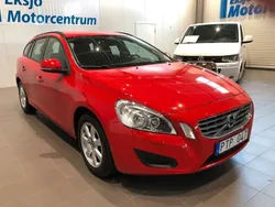 Röd Begagnad 2012 Volvo V60 Kombi | 114 900 kr (Marknadspris)