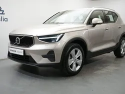 Ljusgrå Begagnad 2023 Volvo XC40 Core SUV | 349 900 kr (Bra pris)