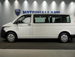 Vit Begagnad 2023 VW Caravelle SE Minibuss | 449 900 kr (Marknadspris)