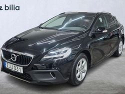 Svart Begagnad 2019 Volvo V40 CC Kombi | 199 000 kr (Marknadspris)